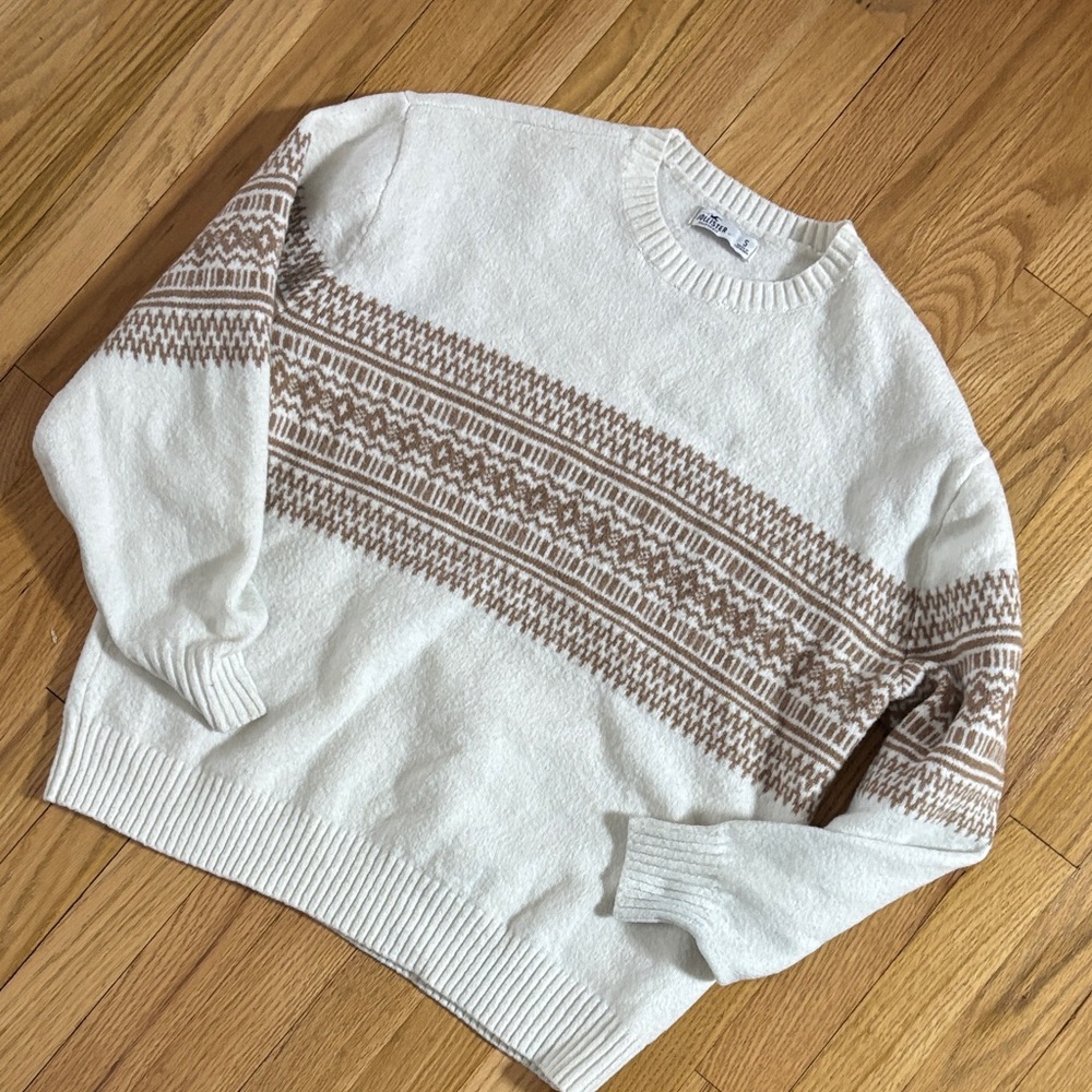 Hollister Winter Cream and Tan Crewneck Sweater, NWOT - Picture 3 of 5